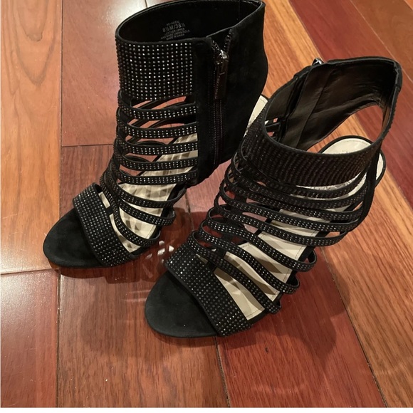 Vince Camuto Katal Black Rhinestone Strappy Suede Dress Heels 8 1/2 side zipper - Picture 1 of 5